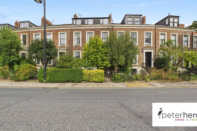 Front external - Picture 1 of 13