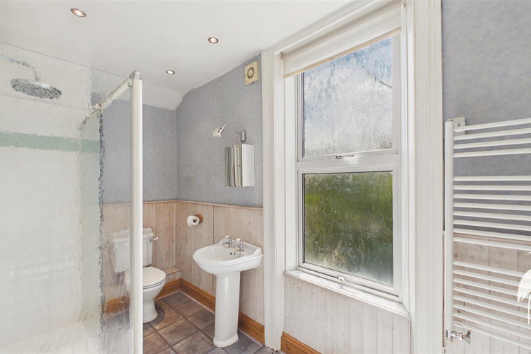 Shower Room - Picture 12 of 23