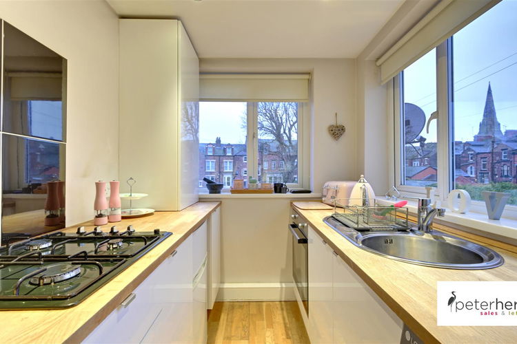 Kitchen - Picture 7 of 19