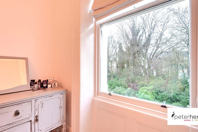 Bedroom 1 - Picture 11 of 19