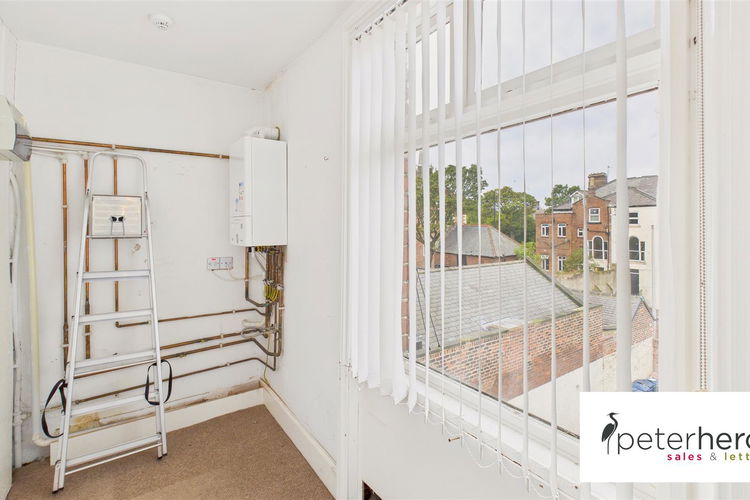 Walk in Storage Cupboard - Picture 13 of 13