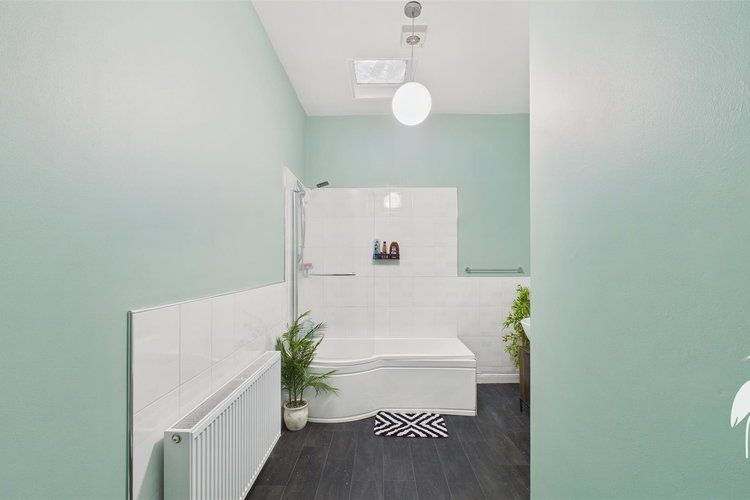 Bathroom - Picture 14 of 21