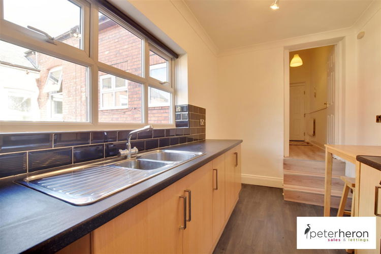 Kitchen - Picture 5 of 12