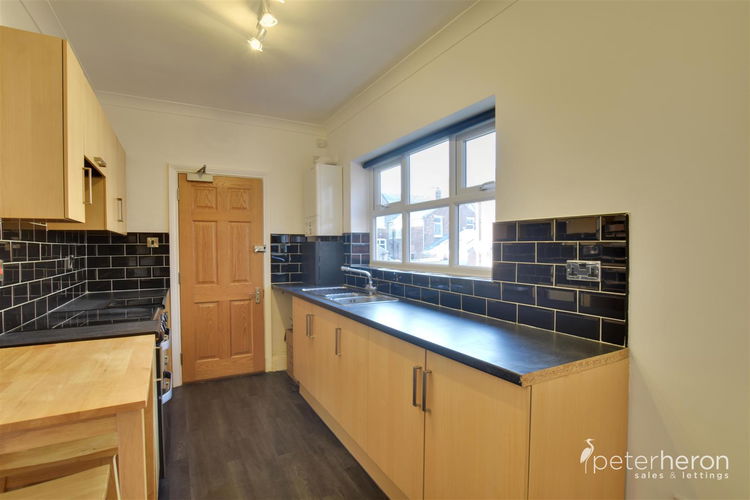 Kitchen - Picture 5 of 12