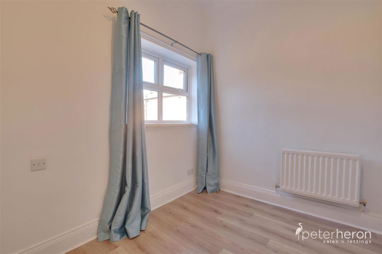 Bedroom 1 - Picture 7 of 12