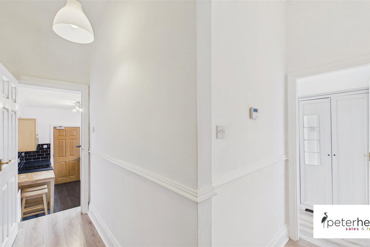 Entrance Hall - Picture 8 of 19