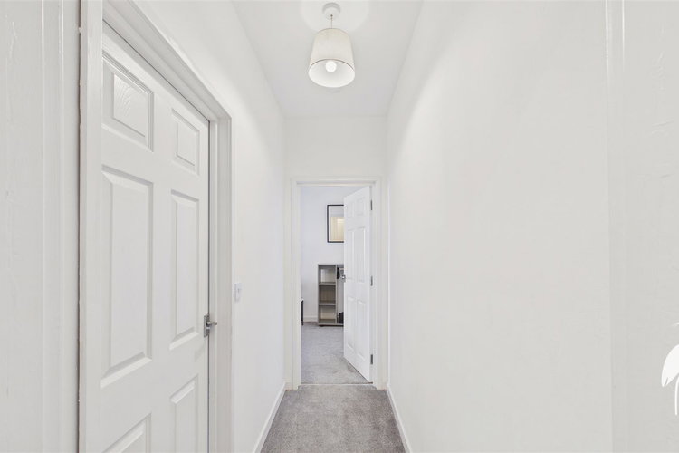 Top Floor Landing - Picture 9 of 21