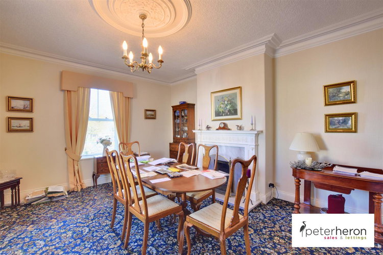 Dining Room - Picture 4 of 27