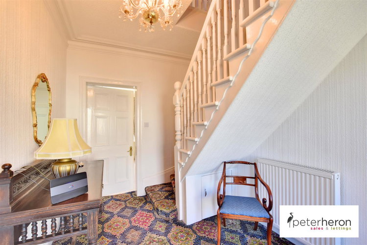 Entrance Hall - Picture 8 of 27