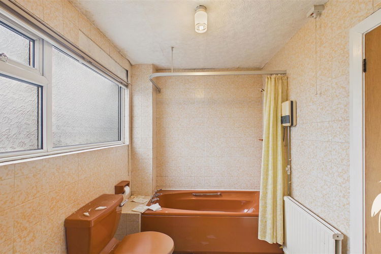 Bathroom - Picture 22 of 28