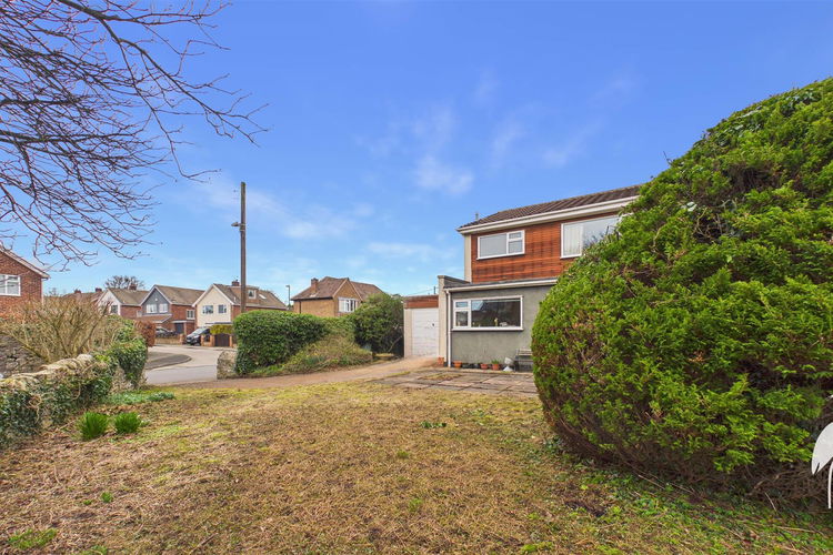 Outside - Picture 26 of 28