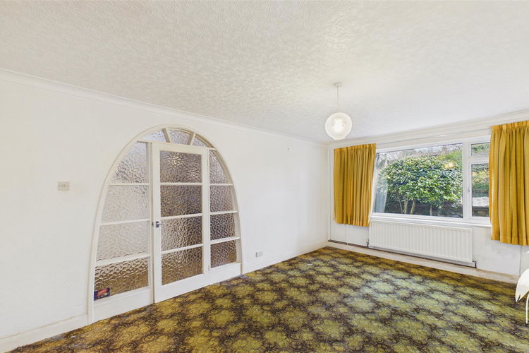 Lounge - Picture 5 of 28