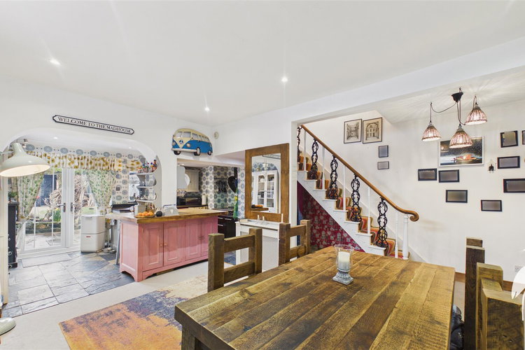 Open Plan Kitchen & Dining Room - Picture 4 of 25