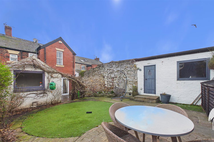 Outside - Picture 25 of 25