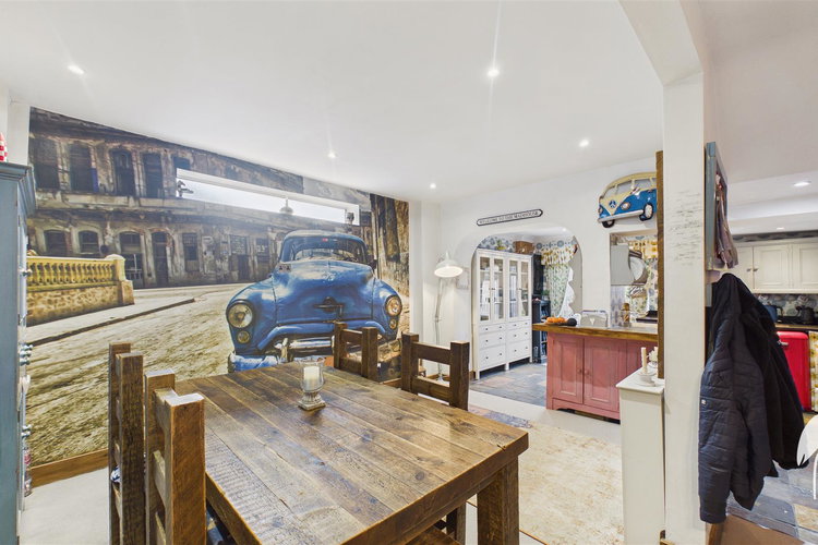 Open Plan Kitchen & Dining Room - Picture 6 of 25