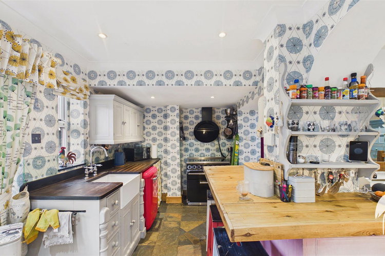 Open Plan Kitchen & Dining Room - Picture 7 of 25