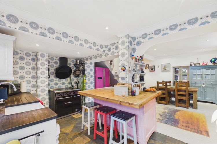 Open Plan Kitchen & Dining Room - Picture 9 of 25