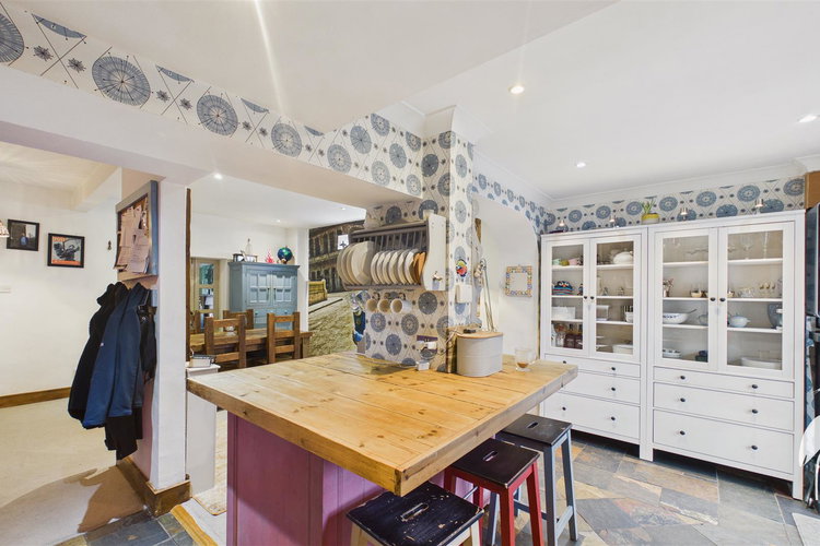 Open Plan Kitchen & Dining Room - Picture 10 of 25