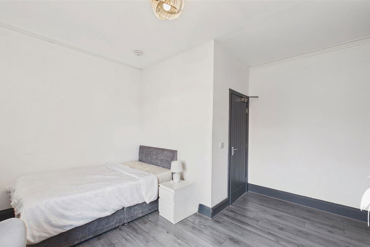 Room C - Picture 3 of 16