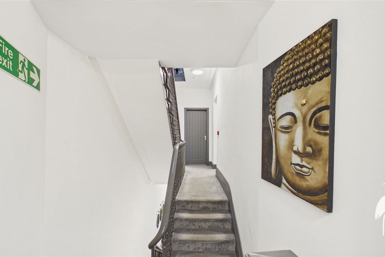 Communal Landing - Picture 6 of 16