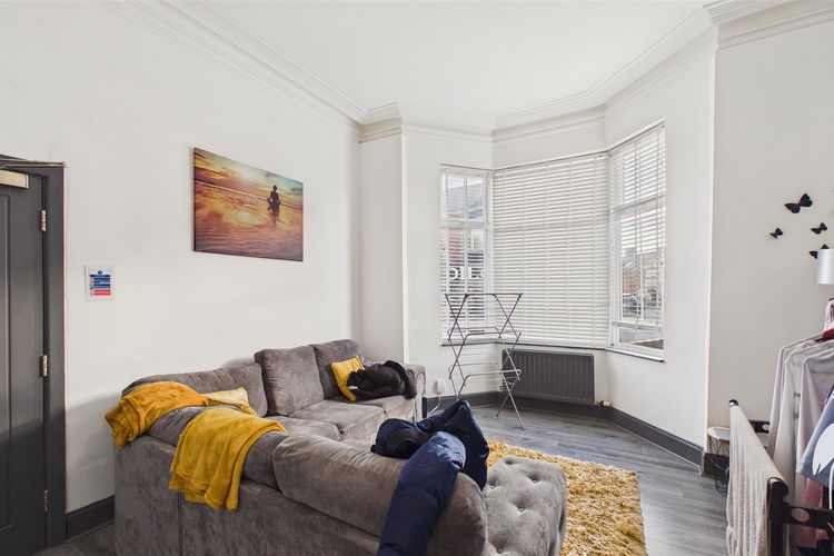 Communal Lounge - Picture 11 of 16