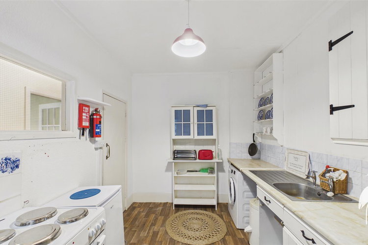 Kitchen - Picture 4 of 13