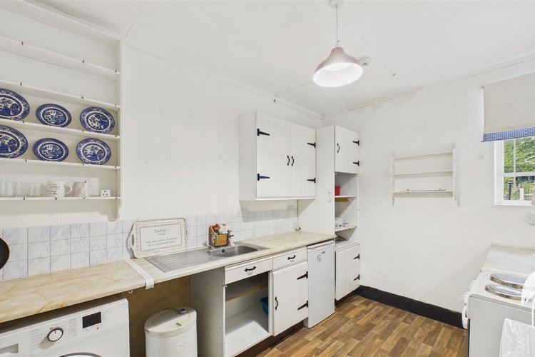 Kitchen - Picture 5 of 13