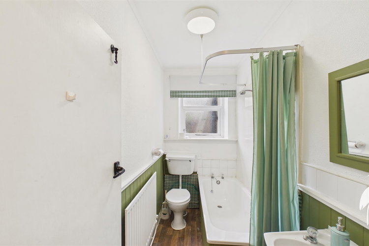 Bathroom - Picture 8 of 13