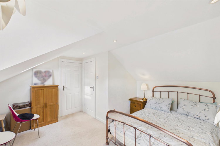 Bedroom 1 - Picture 16 of 28