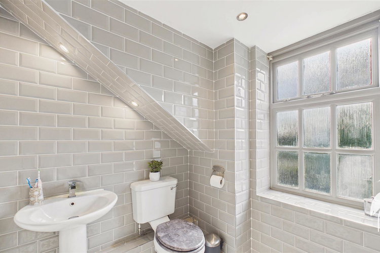 Bathroom - Picture 21 of 28