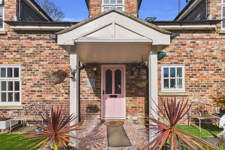 Outside - Picture 24 of 28