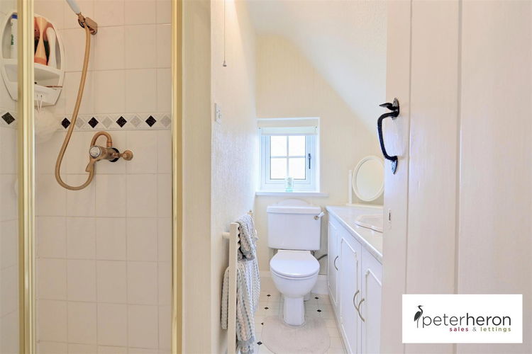 En Suite Shower Room - Picture 22 of 43