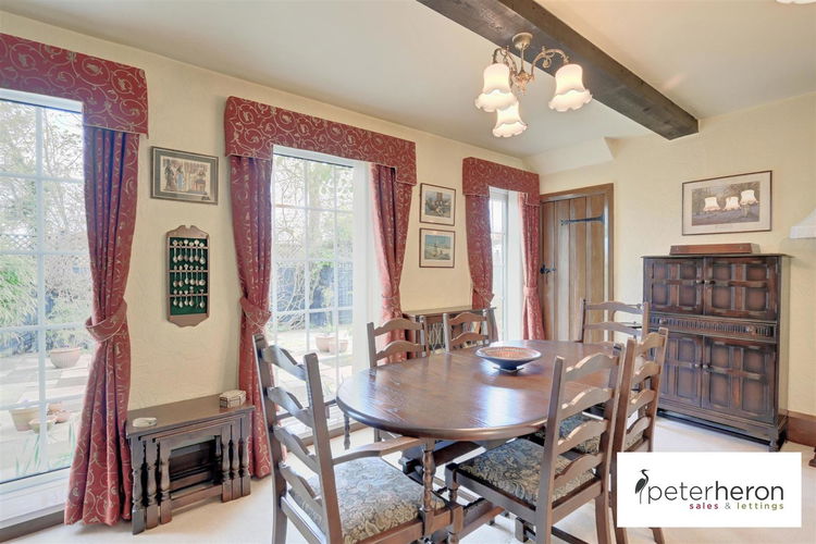 Dining Room - Picture 6 of 43