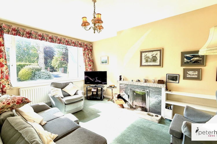 Sitting Room - Picture 7 of 41