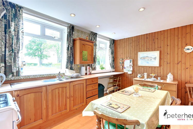 Kitchen - Picture 9 of 41