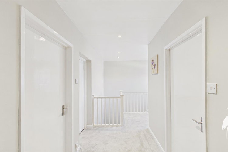 First Floor Landing - Picture 27 of 42