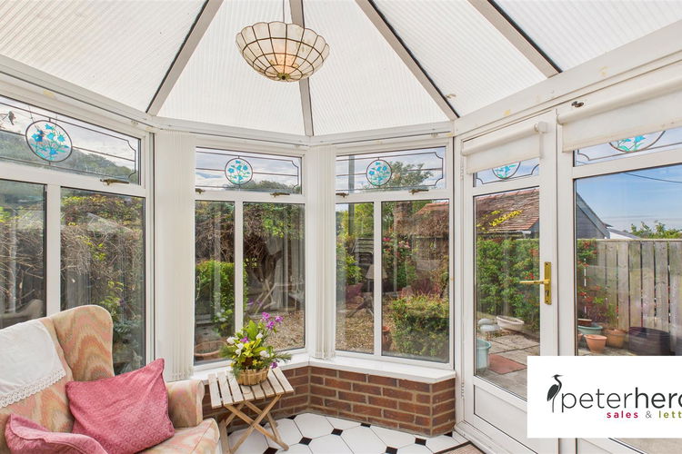 Conservatory - Picture 6 of 31