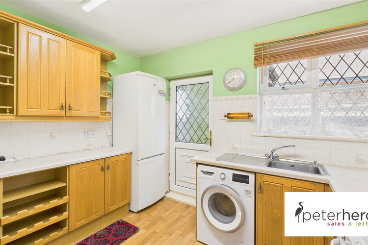 Kitchen - Picture 9 of 31