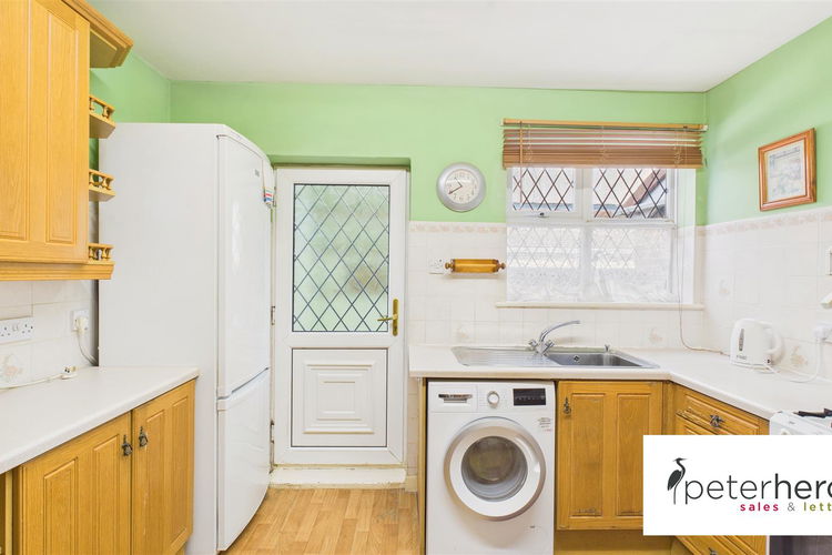 Kitchen - Picture 10 of 31